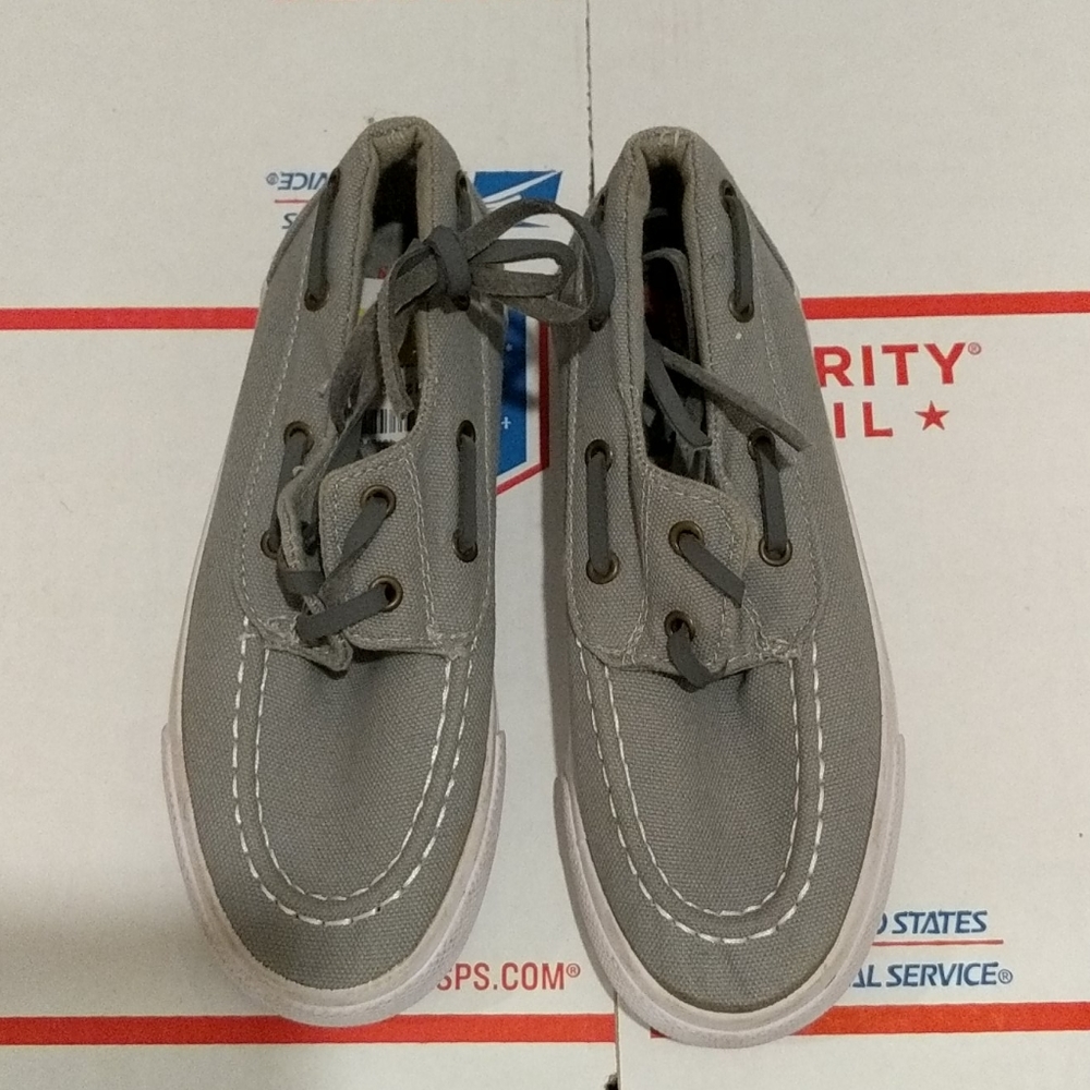 UNION BAY BOYS FABRIC BOAT GRAY SNEAKERS SZ. 12 GREY